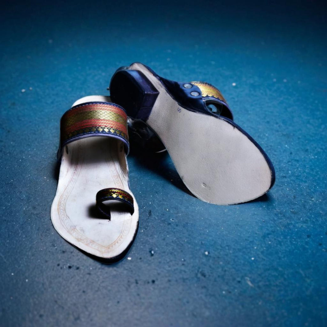 KOLHAPURI CHAPPAL, Kolhapuri Paithani Ladies Leather Footwear, Black White Colour Pack Of 1