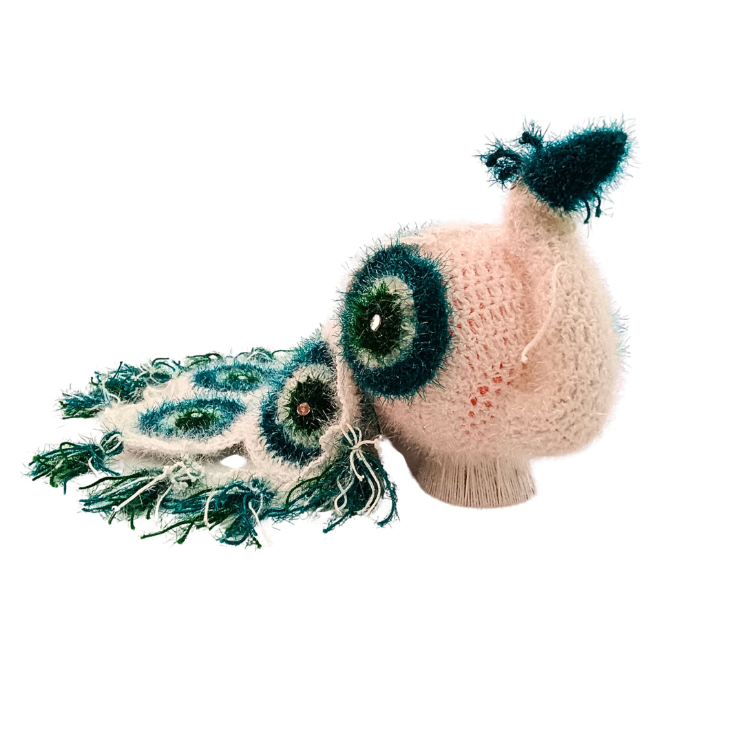 VAISHNAVI Woolen Peacock White, Made By Vaishnavi SHG, Pack Of 1 Piece